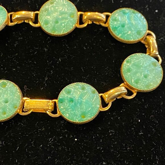Vintage Czech Faux Peking Jade Floral Bracelet - Picture 3 of 9